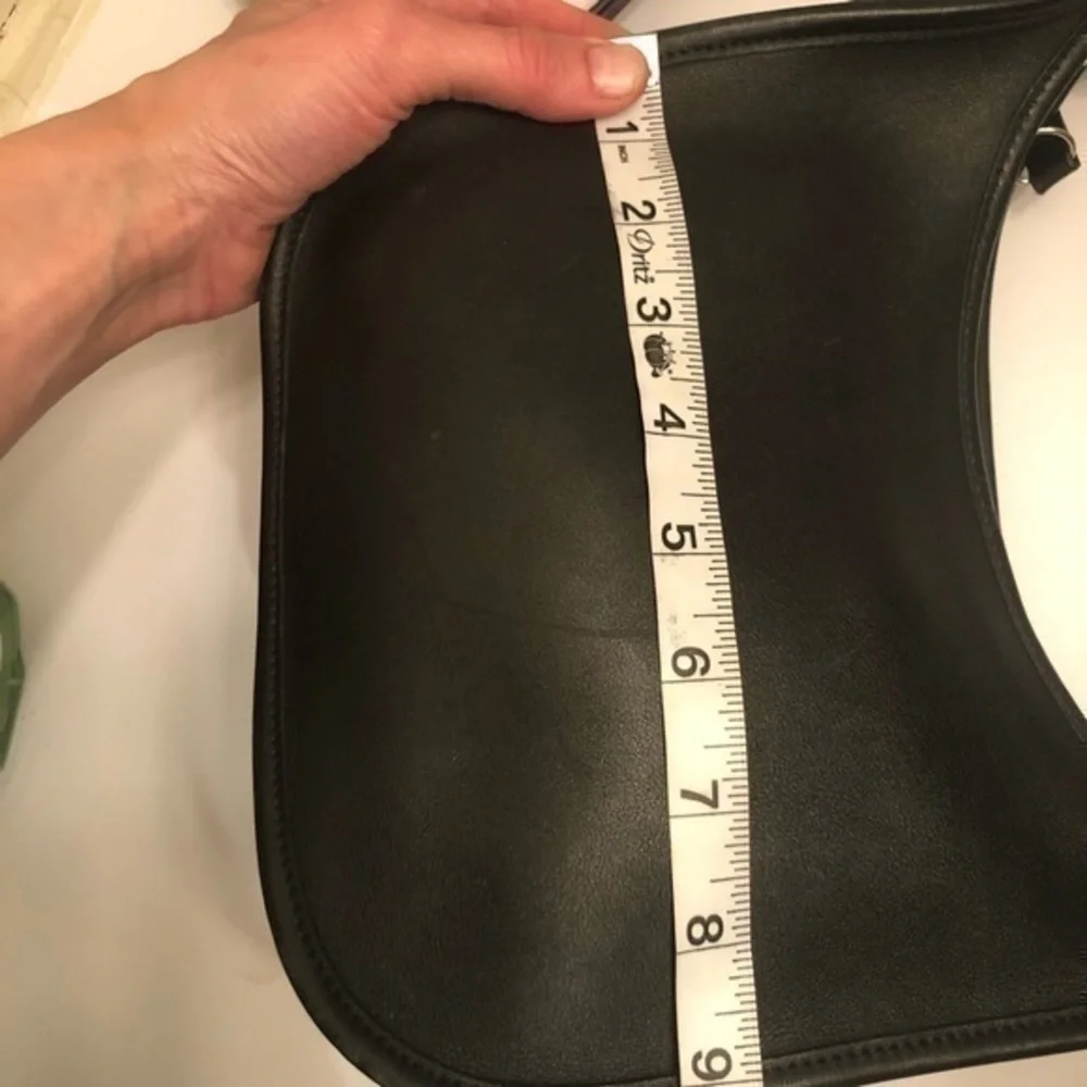 COACH vintage black leather messenger shoulder bag